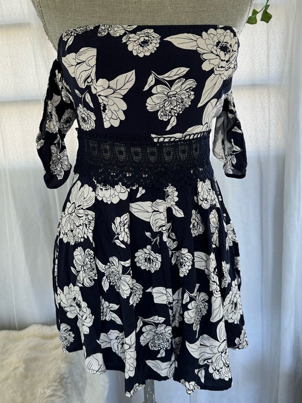 Love Tree Black Floral Lace-Trim Off-Shoulder Romper